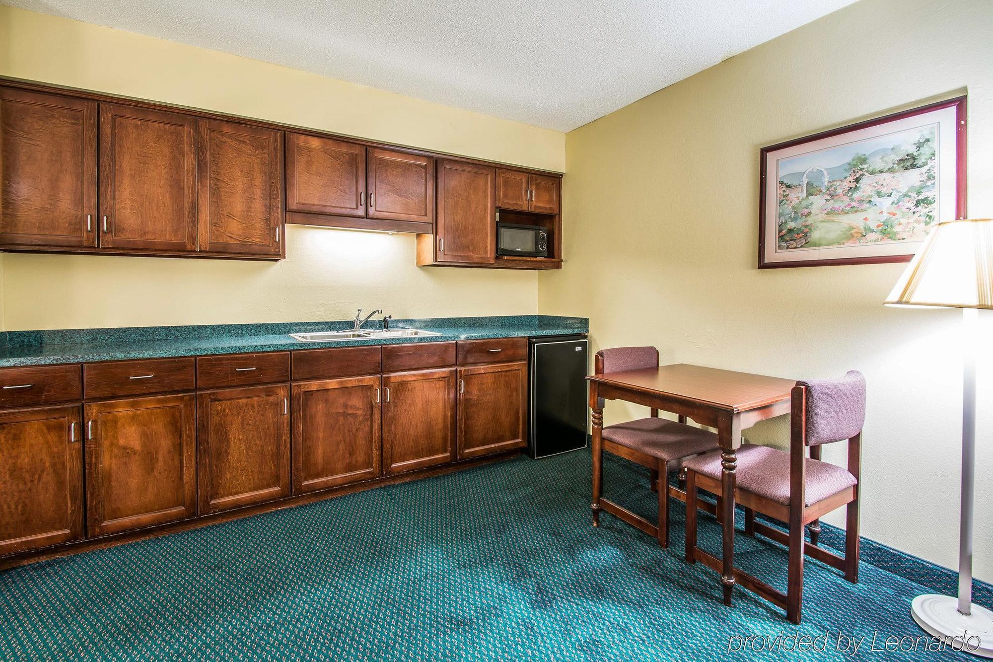 Super 8 By Wyndham Montgomery I-65 Exterior foto